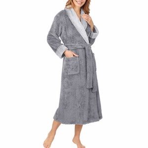New Carol Hochman Ladies Gray Plush Cozy Robe